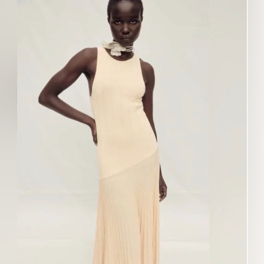 Beautiful Mango dress - Picture 2 of 11
